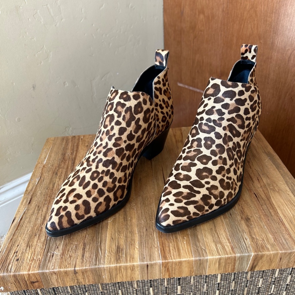 Brand New Dolce Vita Sonni Leopard Calf Hair Ankle Booties Size 8